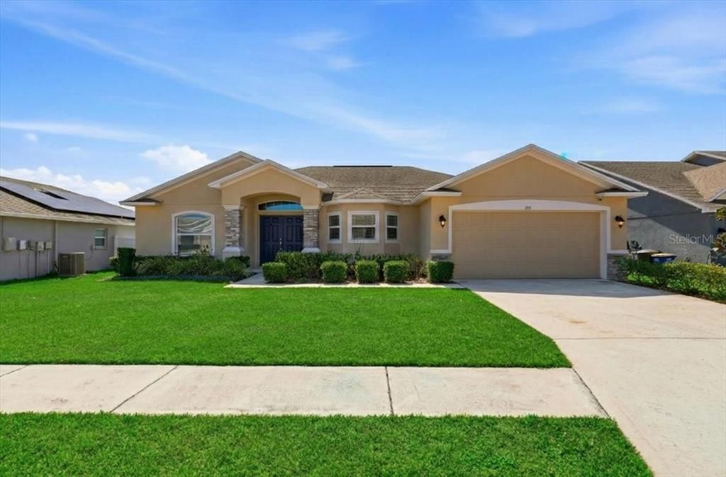 Active With Contract: $314,900 (3 beds, 2 baths, 1778 Square Feet)