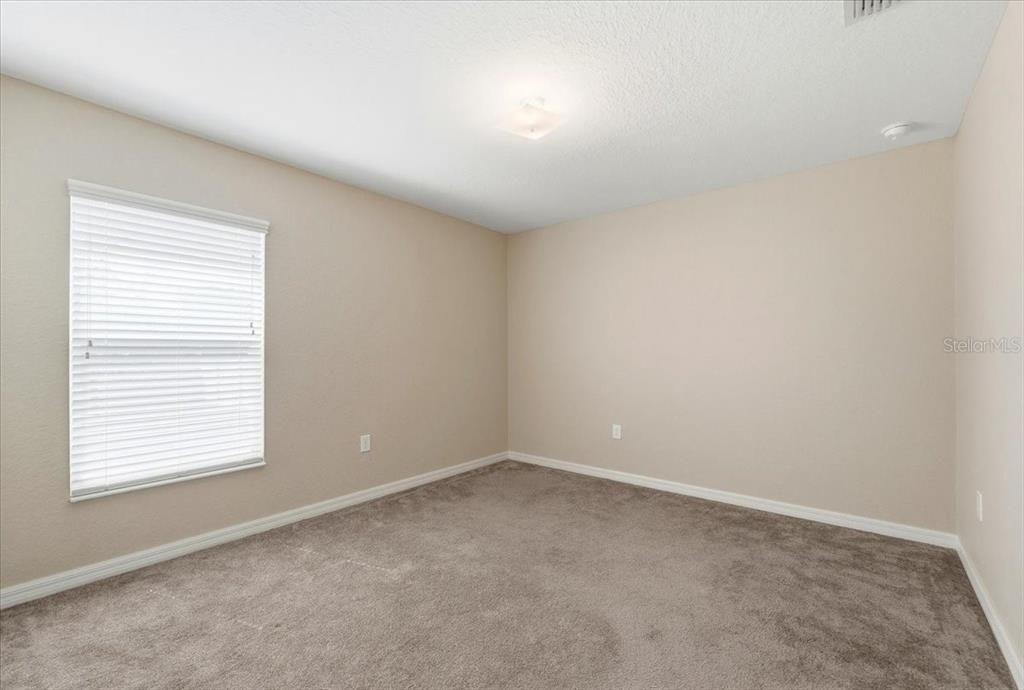 Active With Contract: $314,900 (3 beds, 2 baths, 1778 Square Feet)