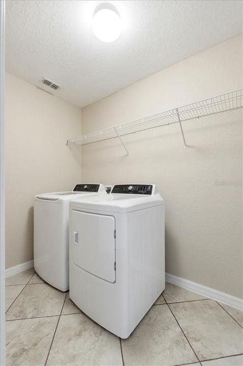 Active With Contract: $314,900 (3 beds, 2 baths, 1778 Square Feet)