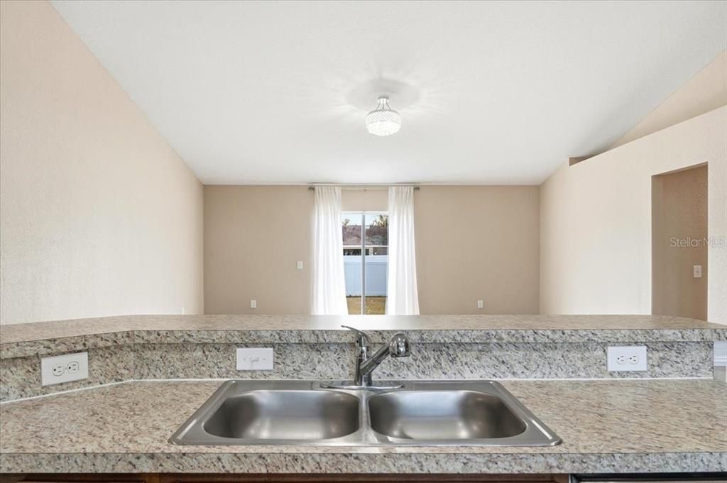 Active With Contract: $314,900 (3 beds, 2 baths, 1778 Square Feet)