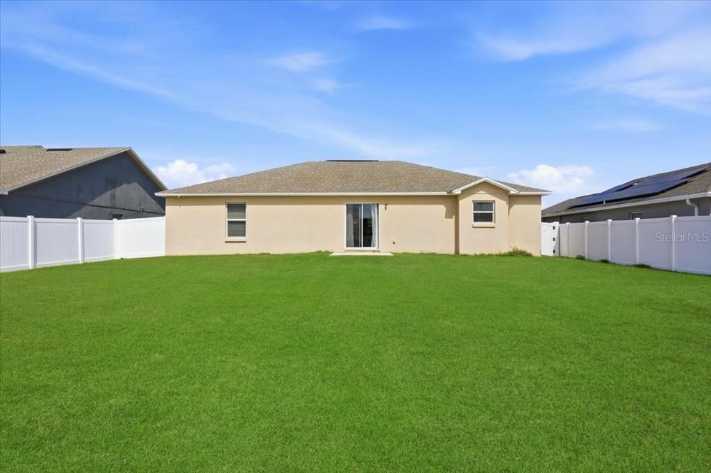 Active With Contract: $314,900 (3 beds, 2 baths, 1778 Square Feet)