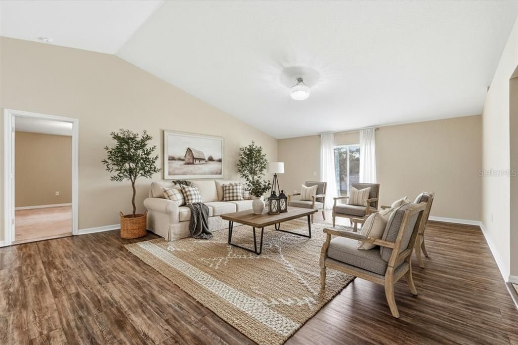 Active With Contract: $314,900 (3 beds, 2 baths, 1778 Square Feet)