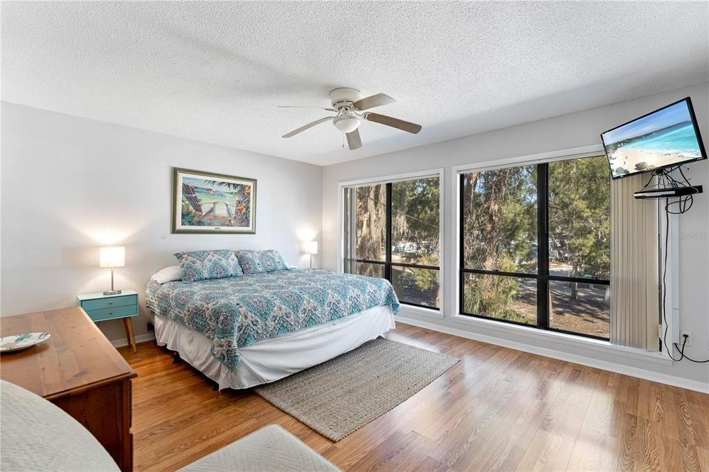 En Venta: $549,900 (3 camas, 2 baños, 2350 Pies cuadrados)