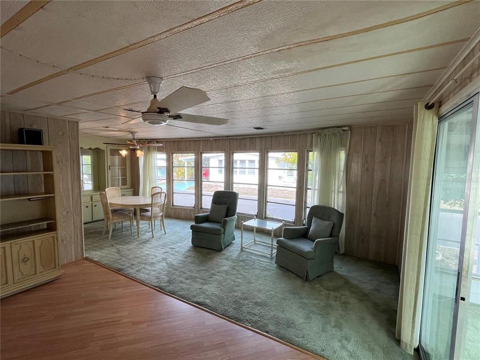 For Sale: $89,900 (2 beds, 2 baths, 1032 Square Feet)