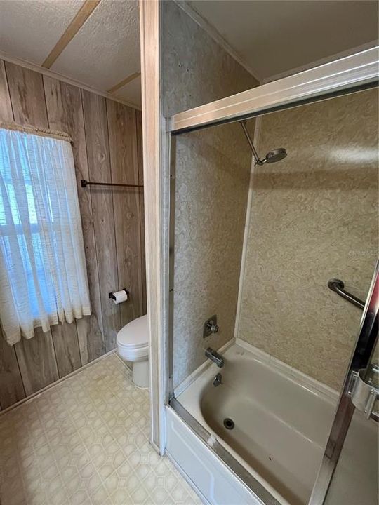 For Sale: $89,900 (2 beds, 2 baths, 1032 Square Feet)