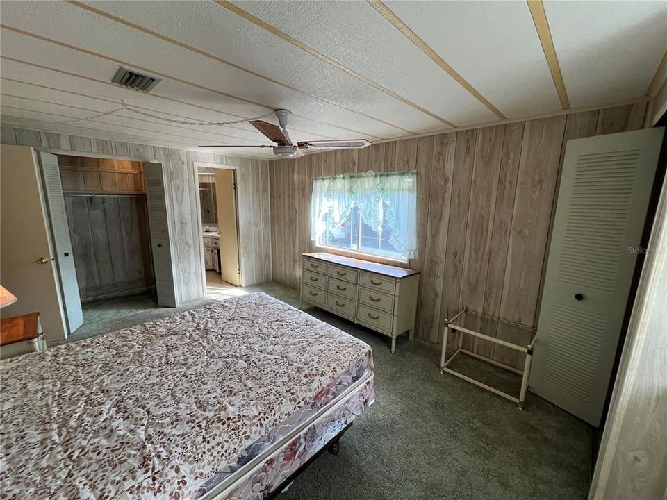 For Sale: $89,900 (2 beds, 2 baths, 1032 Square Feet)