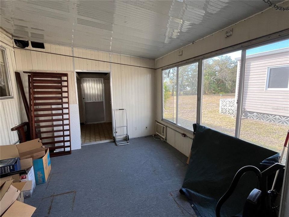 For Sale: $89,900 (2 beds, 2 baths, 1032 Square Feet)