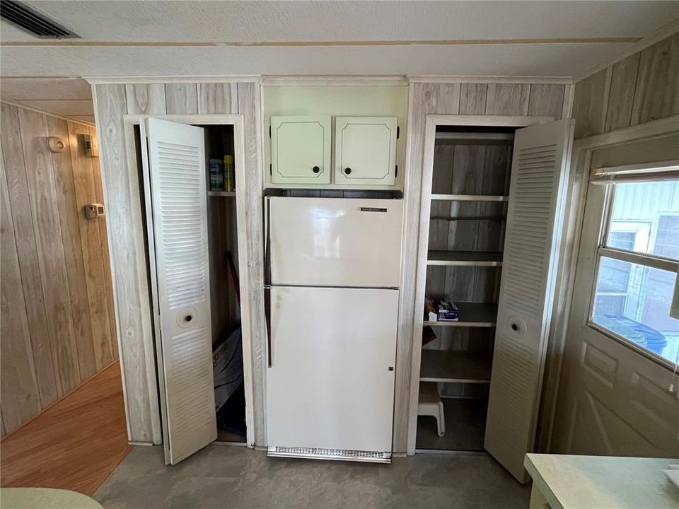 For Sale: $89,900 (2 beds, 2 baths, 1032 Square Feet)