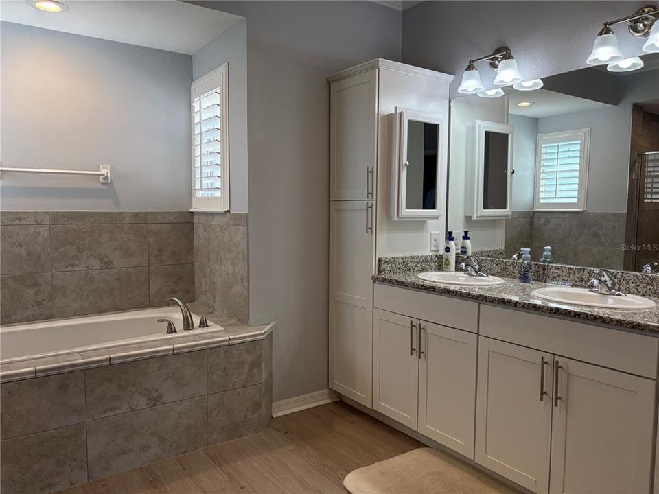 Active With Contract: $399,000 (4 beds, 3 baths, 2763 Square Feet)