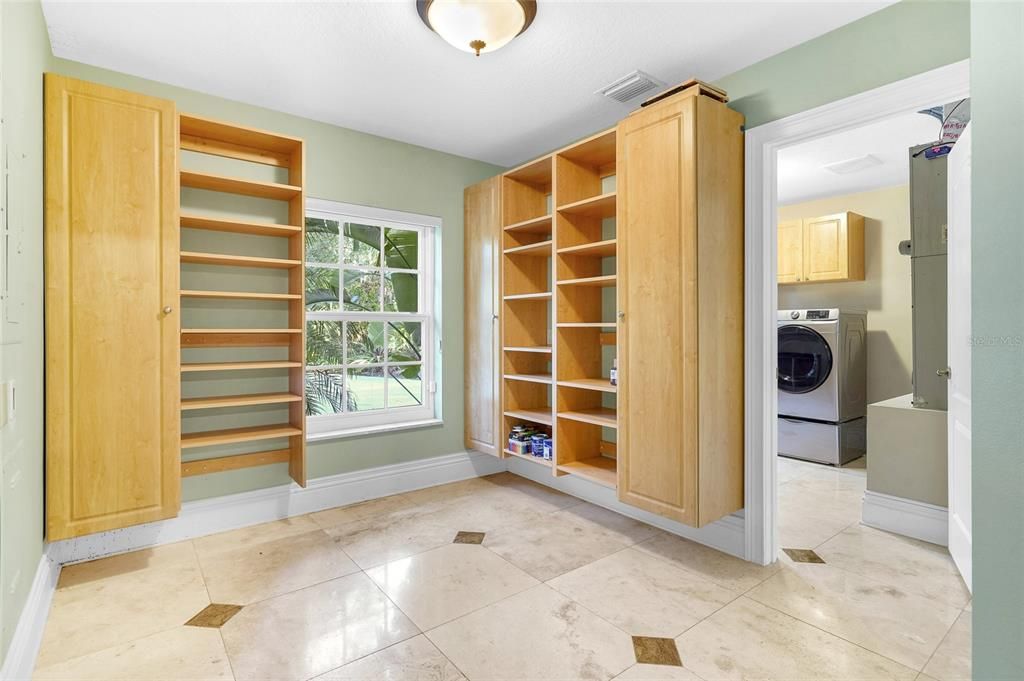 En Venta: $1,499,000 (5 camas, 3 baños, 5201 Pies cuadrados)