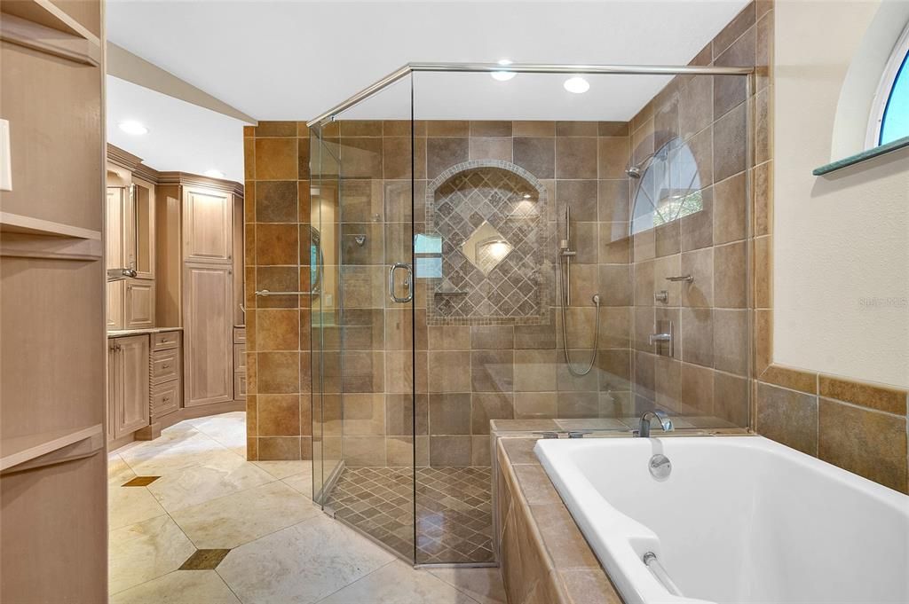 En Venta: $1,499,000 (5 camas, 3 baños, 5201 Pies cuadrados)