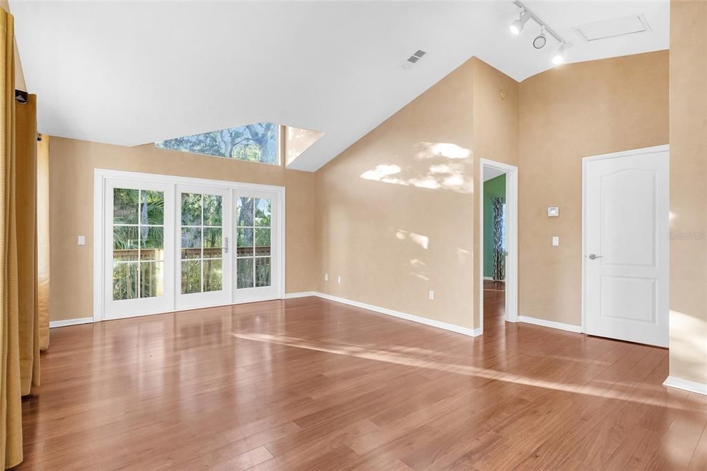 En Venta: $1,499,000 (5 camas, 3 baños, 5201 Pies cuadrados)
