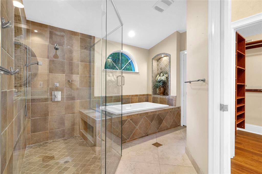 En Venta: $1,499,000 (5 camas, 3 baños, 5201 Pies cuadrados)
