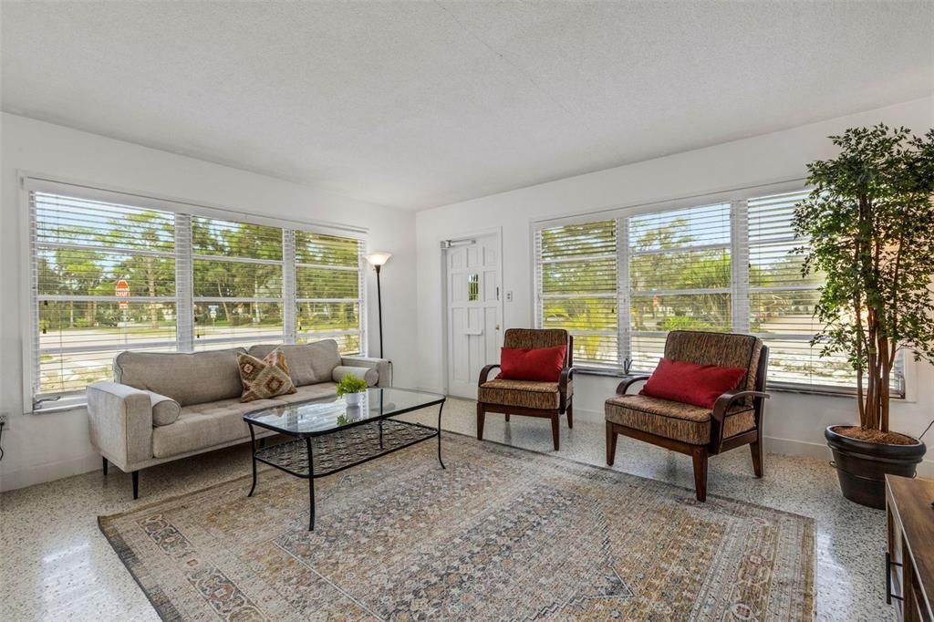 En Venta: $825,000 (2 camas, 0 baños, 2095 Pies cuadrados)
