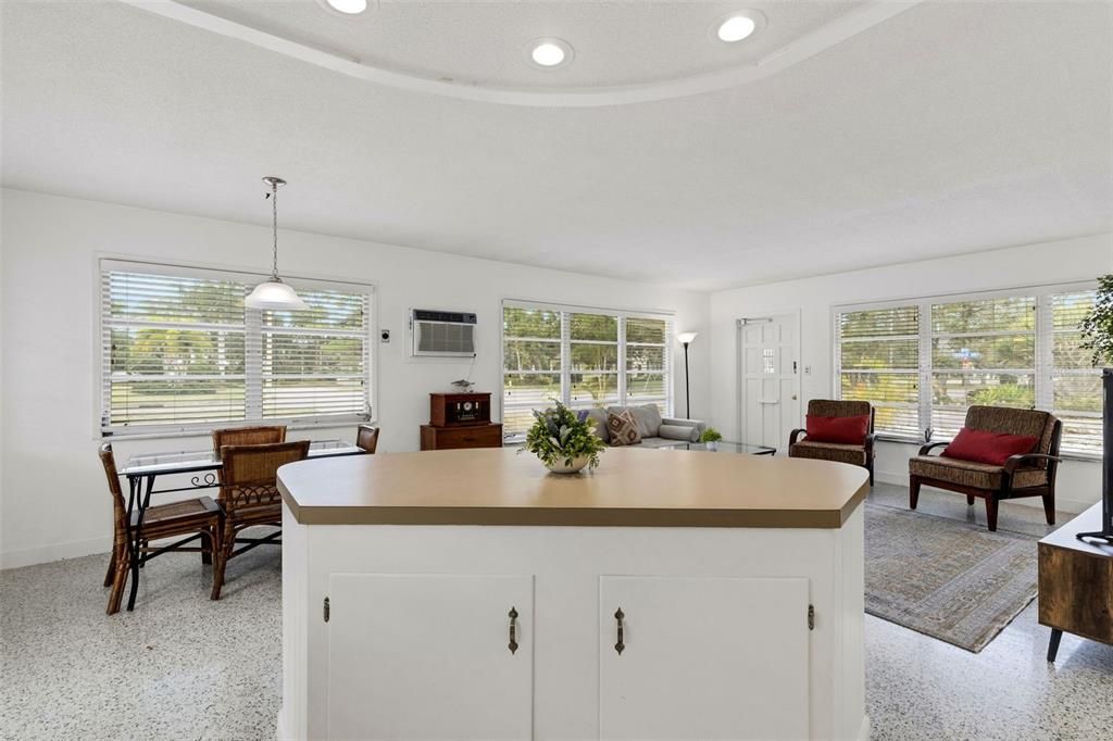 En Venta: $825,000 (2 camas, 0 baños, 2095 Pies cuadrados)