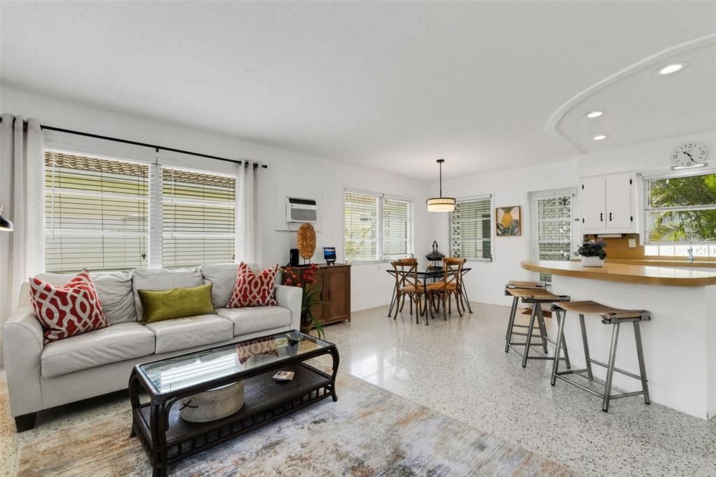 En Venta: $825,000 (2 camas, 0 baños, 2095 Pies cuadrados)