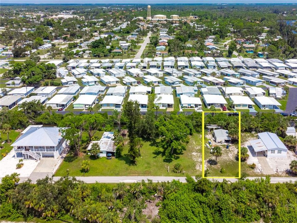 На продажу: $167,500 (0.21 acres)