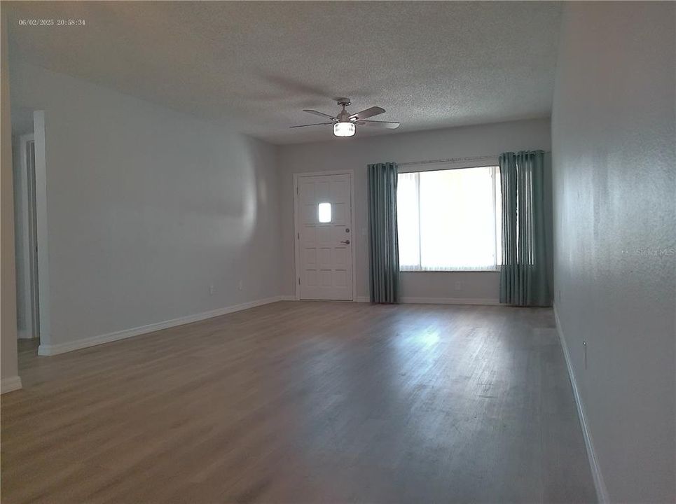Active With Contract: $1,500 (2 beds, 1 baths, 1100 Square Feet)