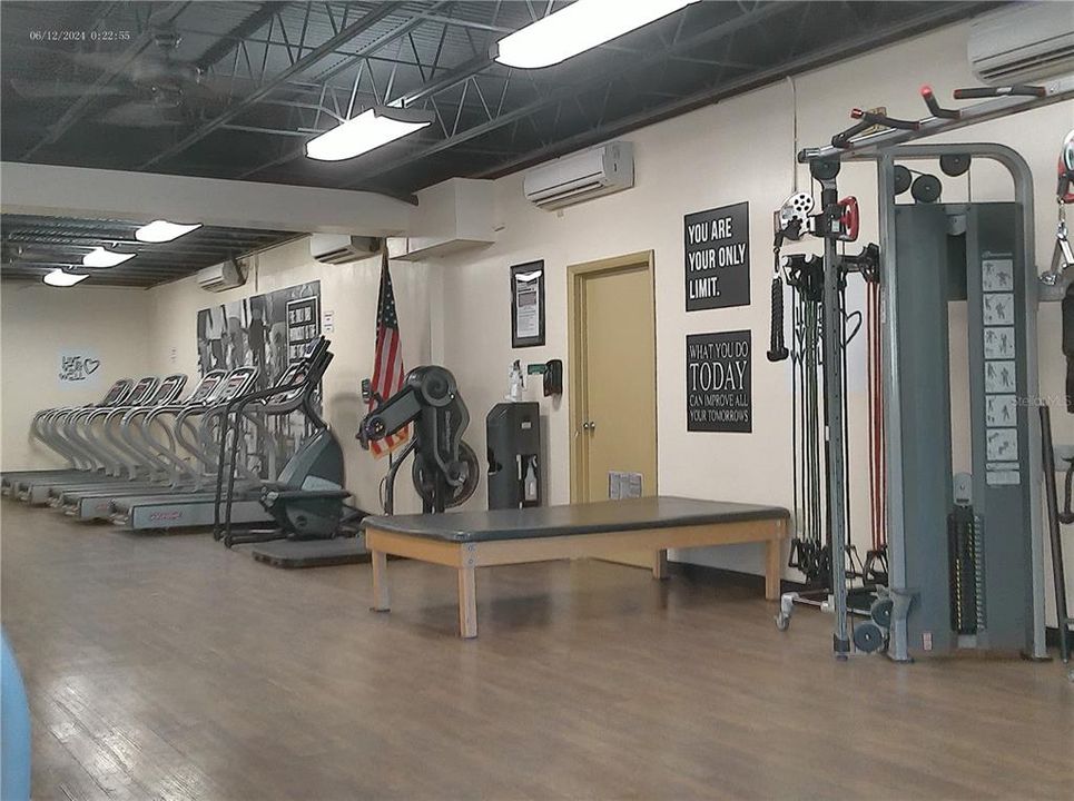 Active With Contract: $1,500 (2 beds, 1 baths, 1100 Square Feet)