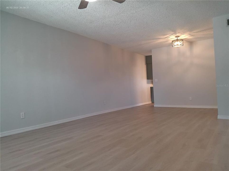 Active With Contract: $1,500 (2 beds, 1 baths, 1100 Square Feet)