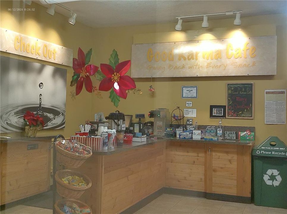 Active With Contract: $1,500 (2 beds, 1 baths, 1100 Square Feet)