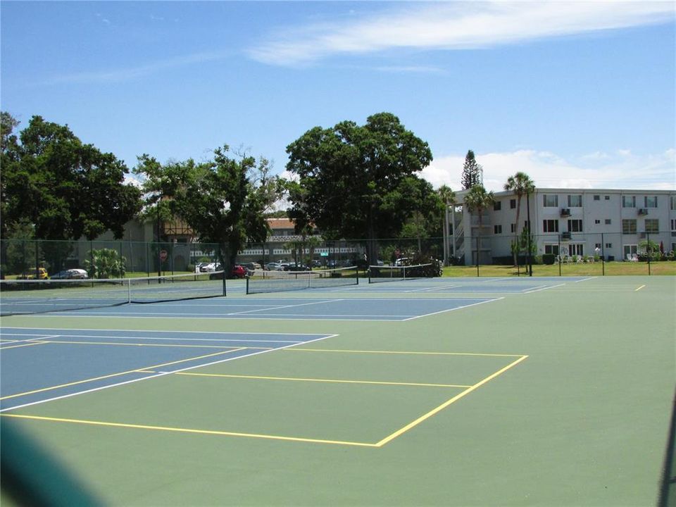 Active With Contract: $1,500 (2 beds, 1 baths, 1100 Square Feet)