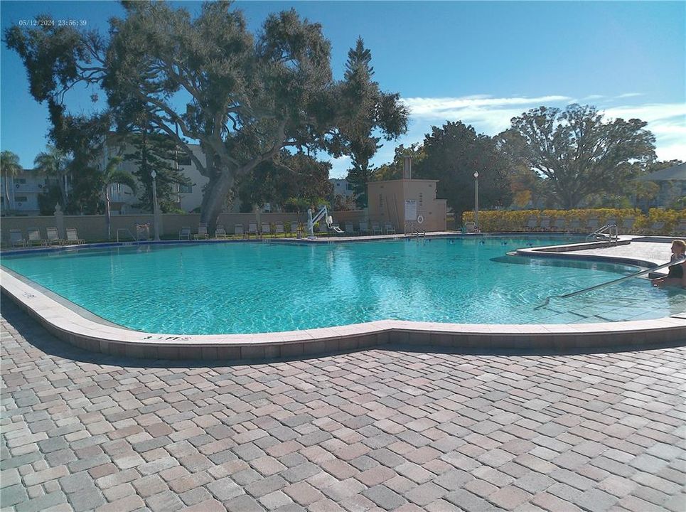 Active With Contract: $1,500 (2 beds, 1 baths, 1100 Square Feet)