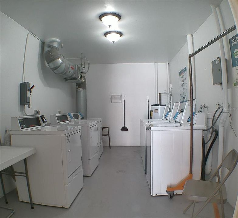 Active With Contract: $1,500 (2 beds, 1 baths, 1100 Square Feet)