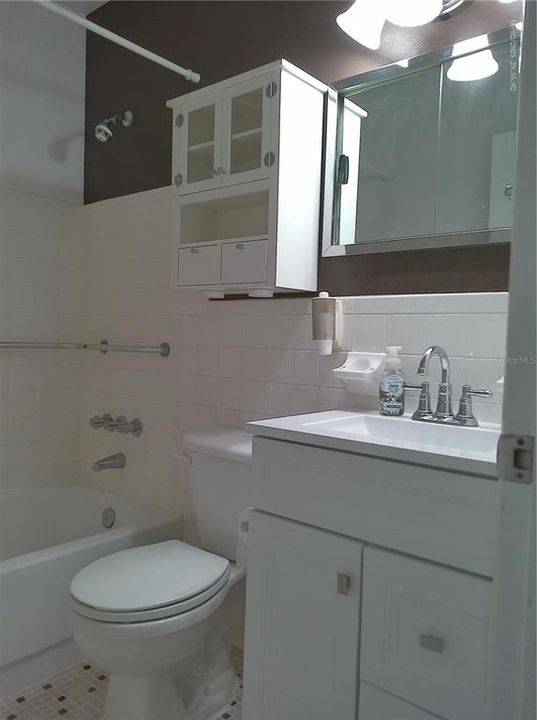 Active With Contract: $1,500 (2 beds, 1 baths, 1100 Square Feet)