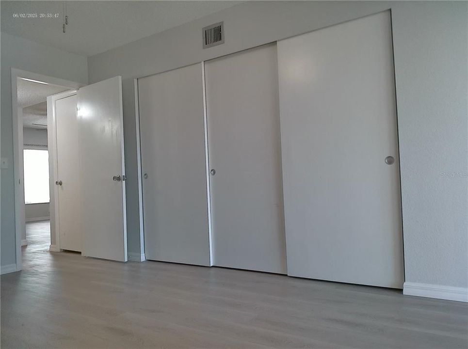 Active With Contract: $1,500 (2 beds, 1 baths, 1100 Square Feet)