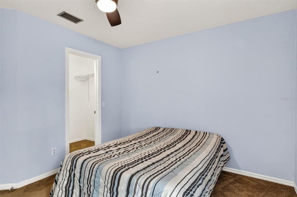 Active With Contract: $232,000 (3 beds, 2 baths, 1636 Square Feet)