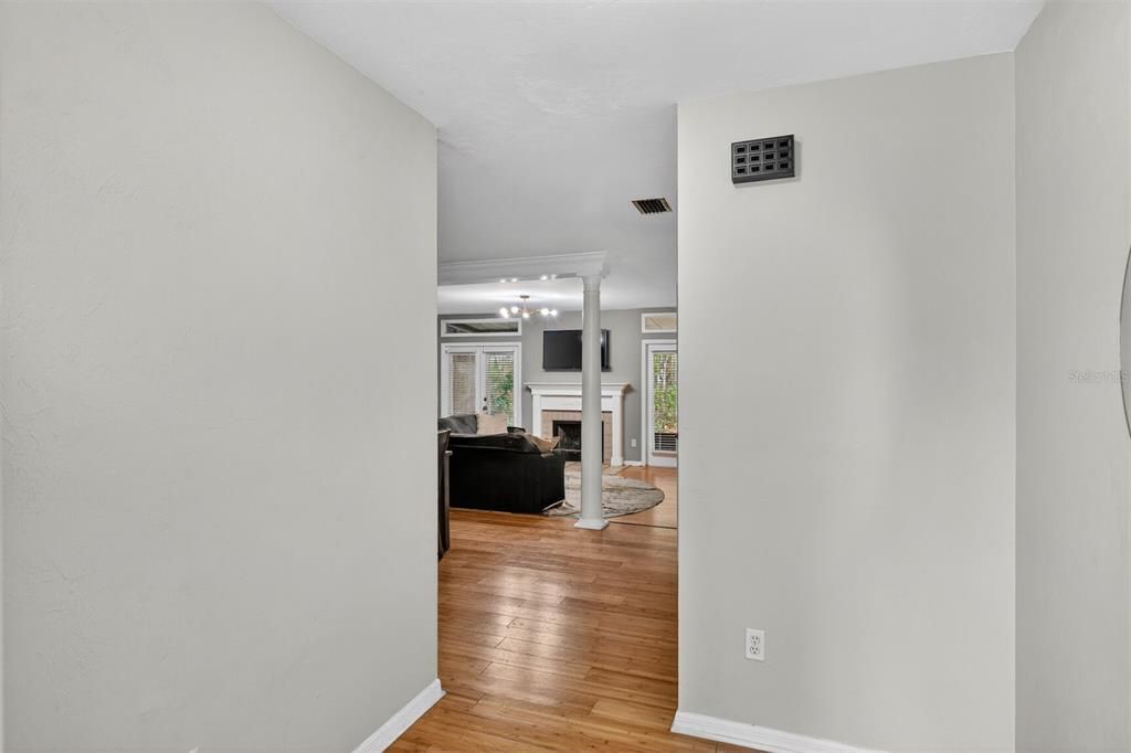 Active With Contract: $232,000 (3 beds, 2 baths, 1636 Square Feet)