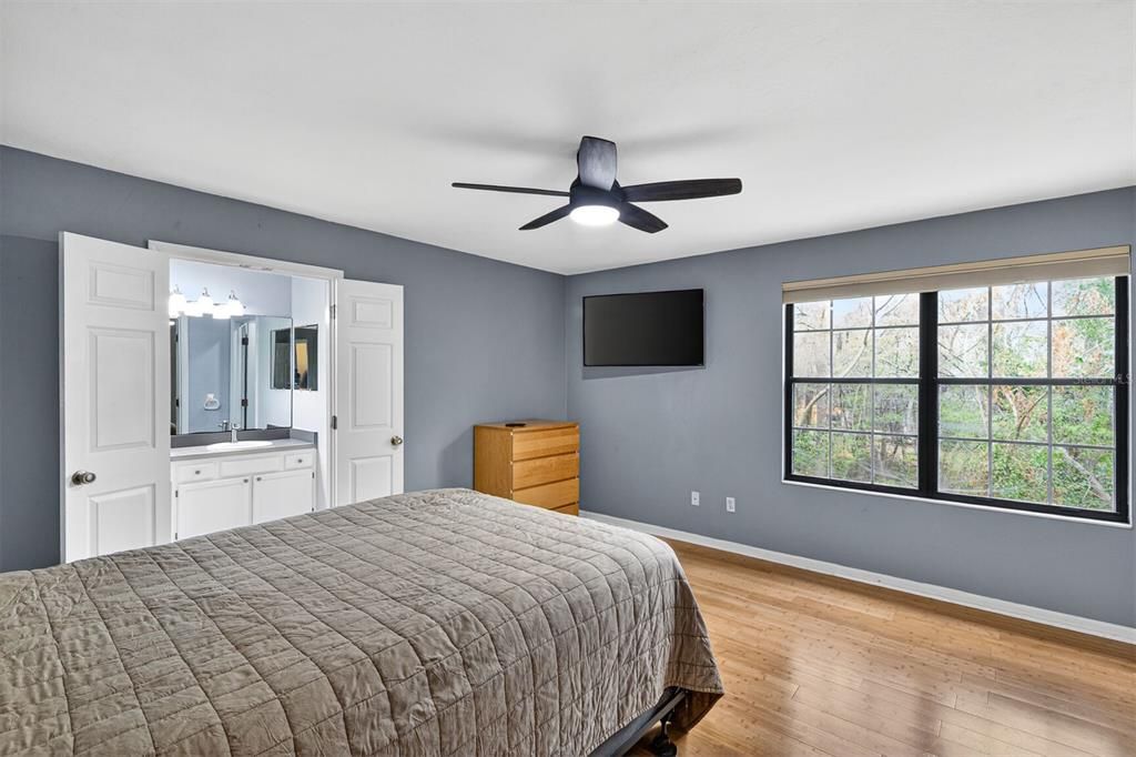 Active With Contract: $232,000 (3 beds, 2 baths, 1636 Square Feet)