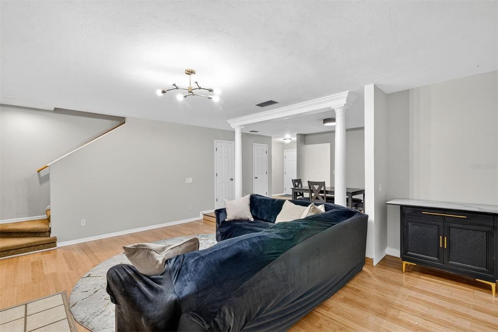 Active With Contract: $232,000 (3 beds, 2 baths, 1636 Square Feet)