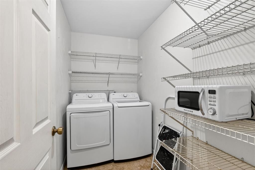 Active With Contract: $232,000 (3 beds, 2 baths, 1636 Square Feet)