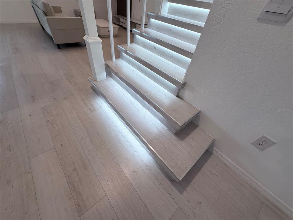 Activo con contrato: $2,900 (5 camas, 3 baños, 2674 Pies cuadrados)