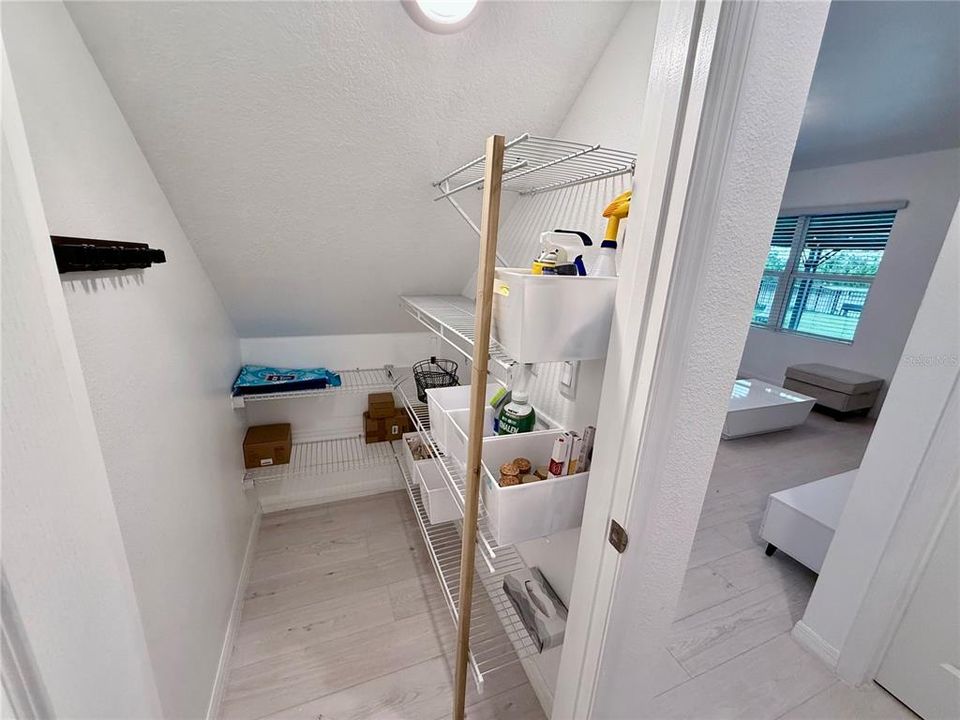 Activo con contrato: $2,900 (5 camas, 3 baños, 2674 Pies cuadrados)