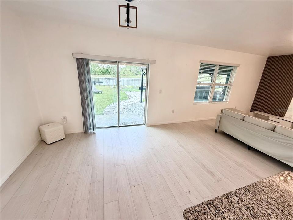 Activo con contrato: $2,900 (5 camas, 3 baños, 2674 Pies cuadrados)