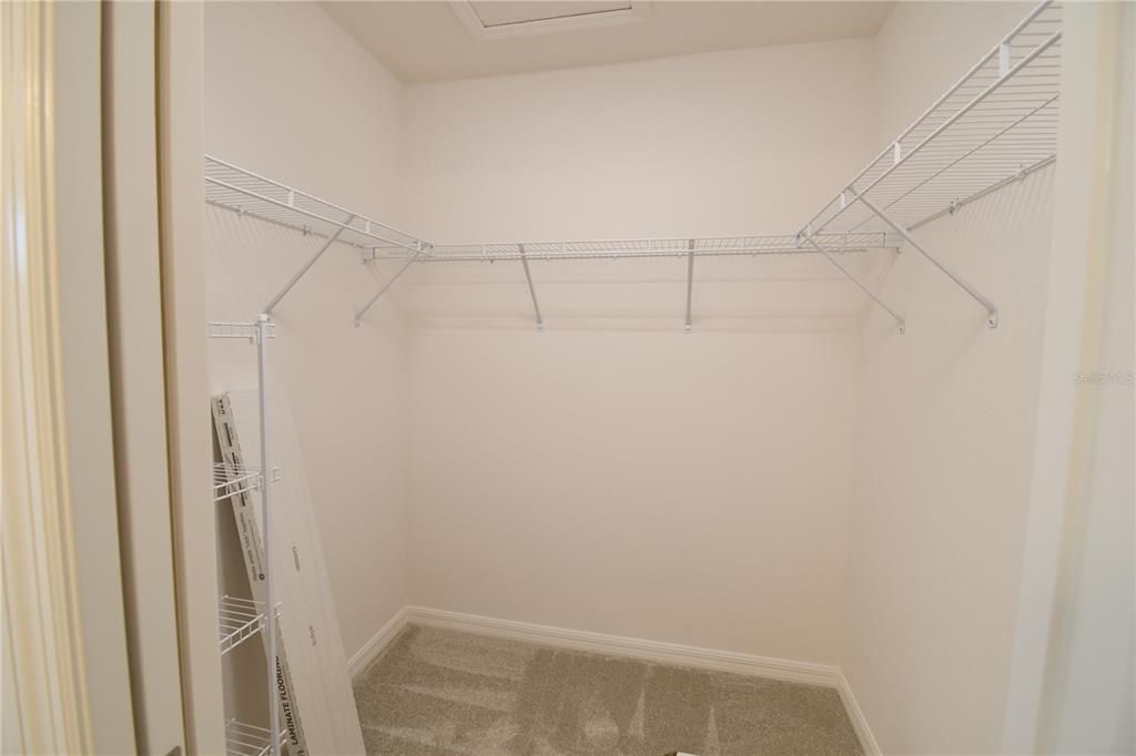 En Renta: $2,700 (3 camas, 2 baños, 1982 Pies cuadrados)