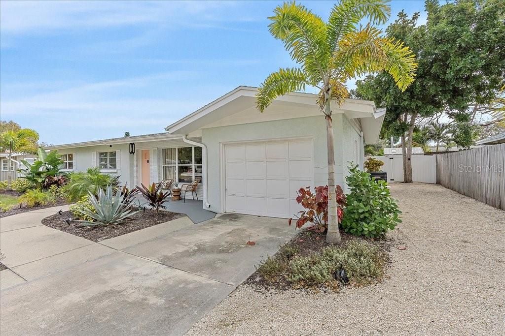 Recently Sold: $649,000 (3 beds, 2 baths, 1344 Square Feet)