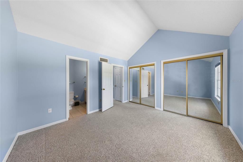 For Sale: $165,000 (2 beds, 2 baths, 1096 Square Feet)