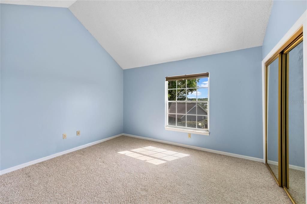 For Sale: $165,000 (2 beds, 2 baths, 1096 Square Feet)