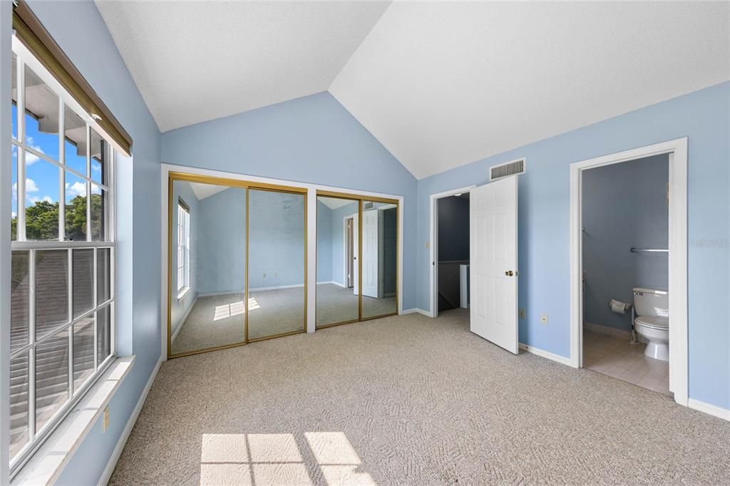 For Sale: $165,000 (2 beds, 2 baths, 1096 Square Feet)