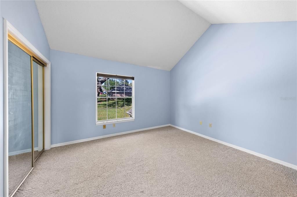 For Sale: $165,000 (2 beds, 2 baths, 1096 Square Feet)