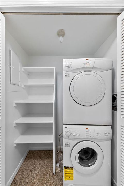For Sale: $165,000 (2 beds, 2 baths, 1096 Square Feet)