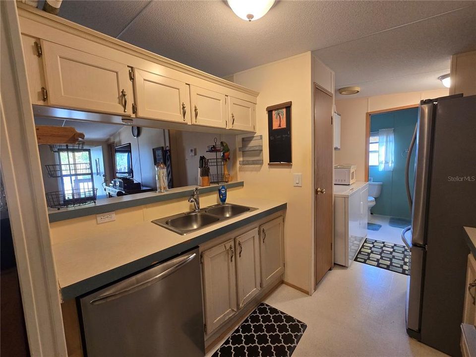 На продажу: $319,875 (2 спален, 2 ванн, 1080 Квадратных фут)