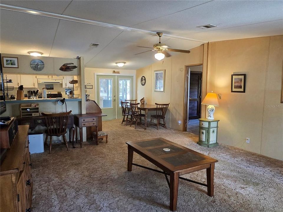 На продажу: $319,875 (2 спален, 2 ванн, 1080 Квадратных фут)