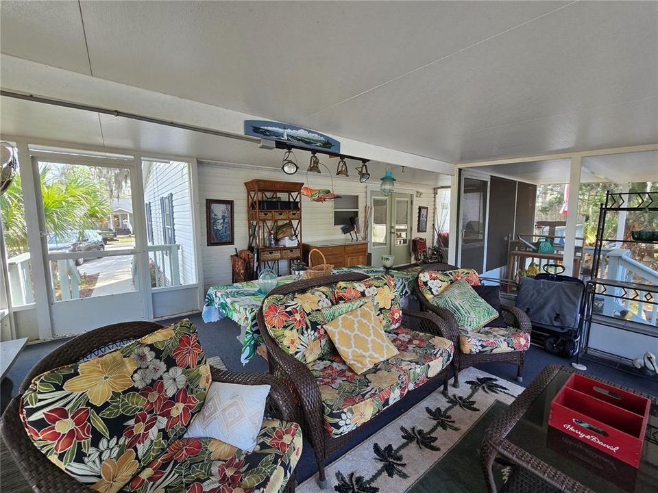 На продажу: $319,875 (2 спален, 2 ванн, 1080 Квадратных фут)