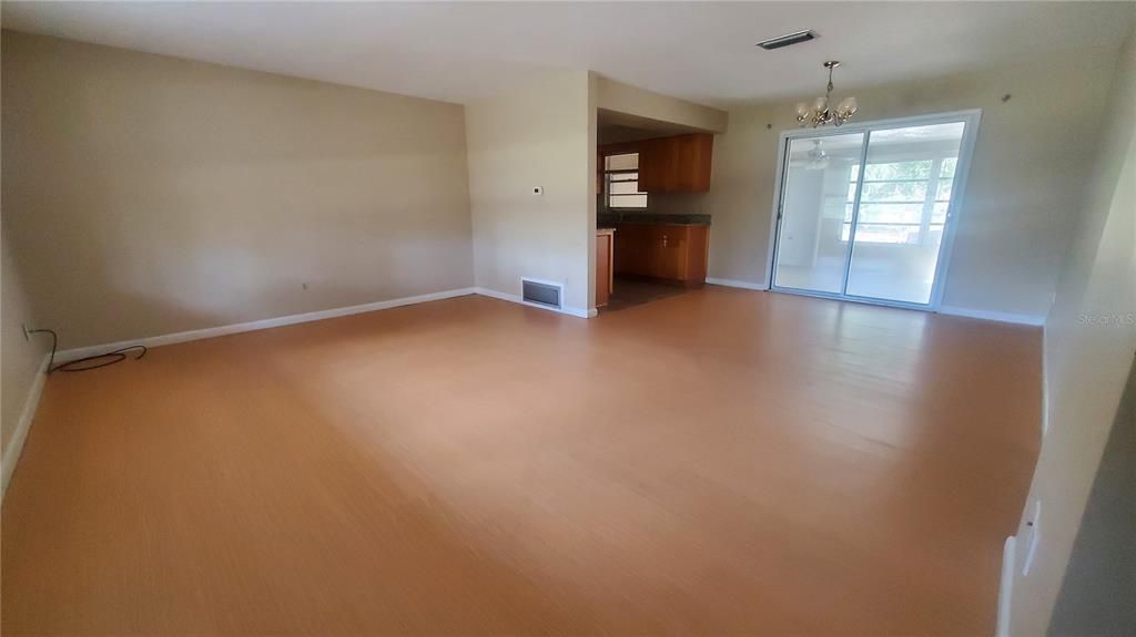 En Renta: $1,395 (3 camas, 2 baños, 1845 Pies cuadrados)