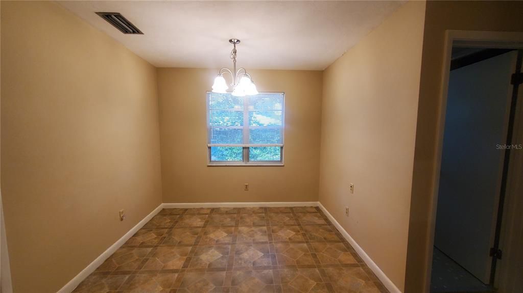 En Renta: $1,395 (3 camas, 2 baños, 1845 Pies cuadrados)